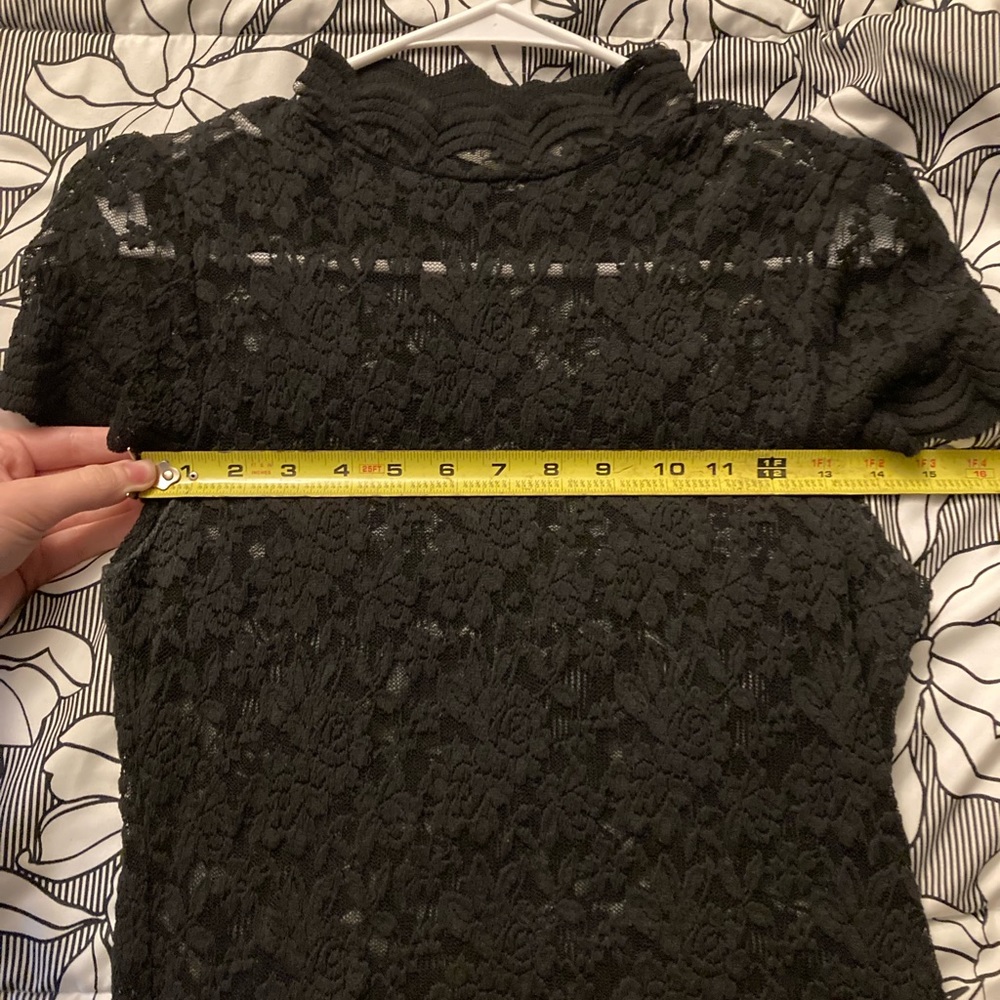 Woman’s lace top size large - Picture 10 of 10